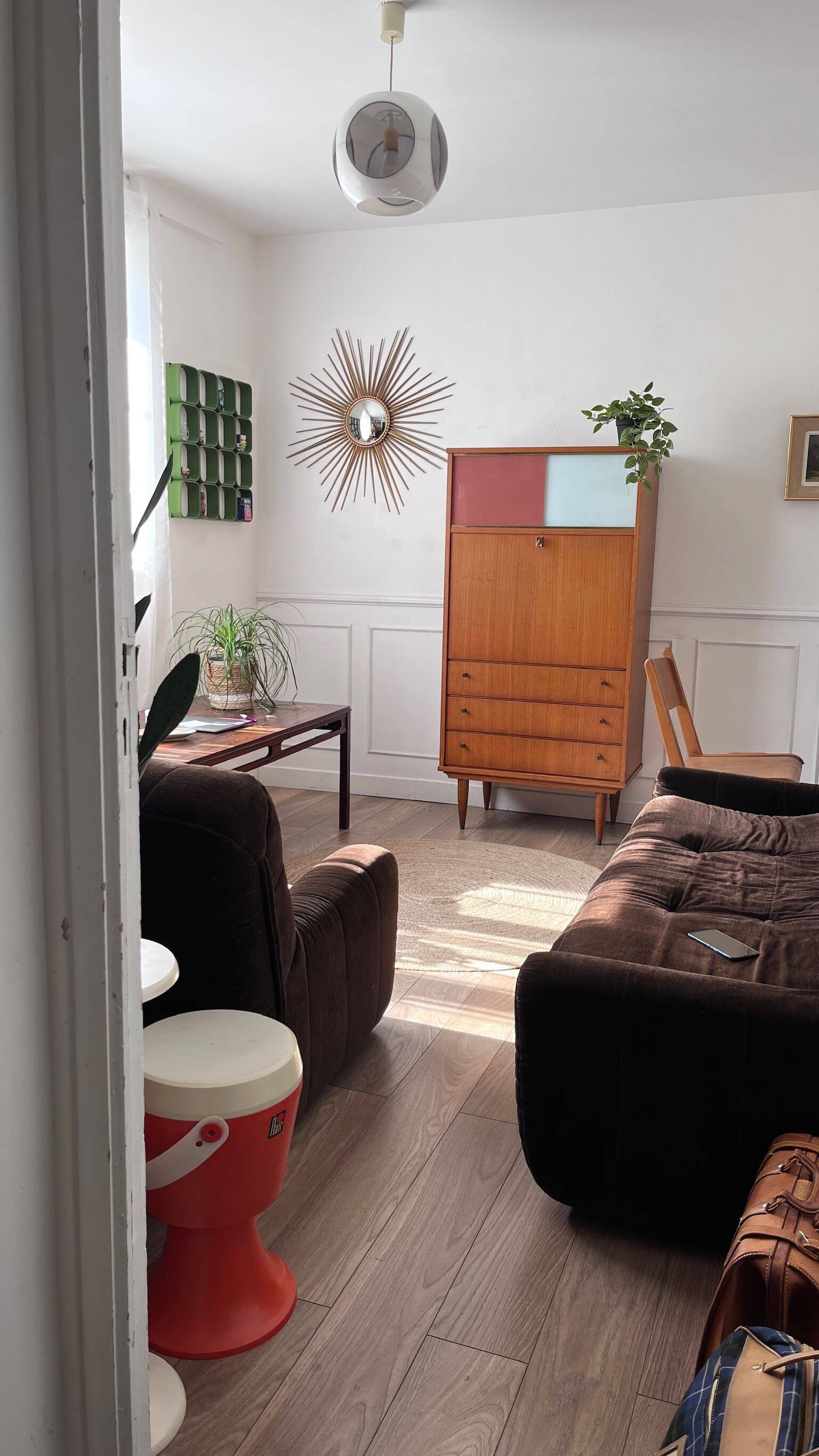 Seventies plastic suspension