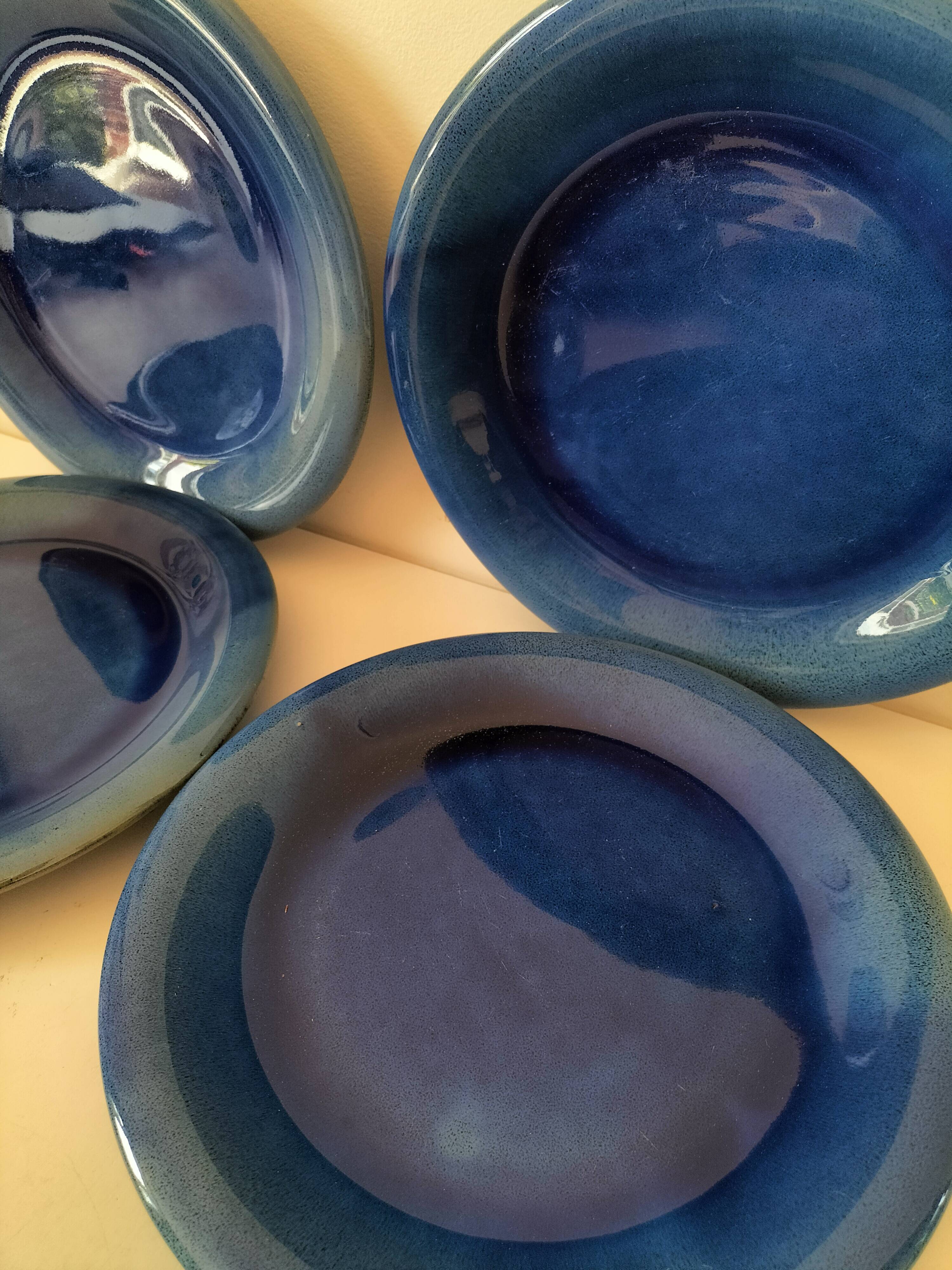 6 assiettes en grès émaillé – bleu cobalt & turquoise
