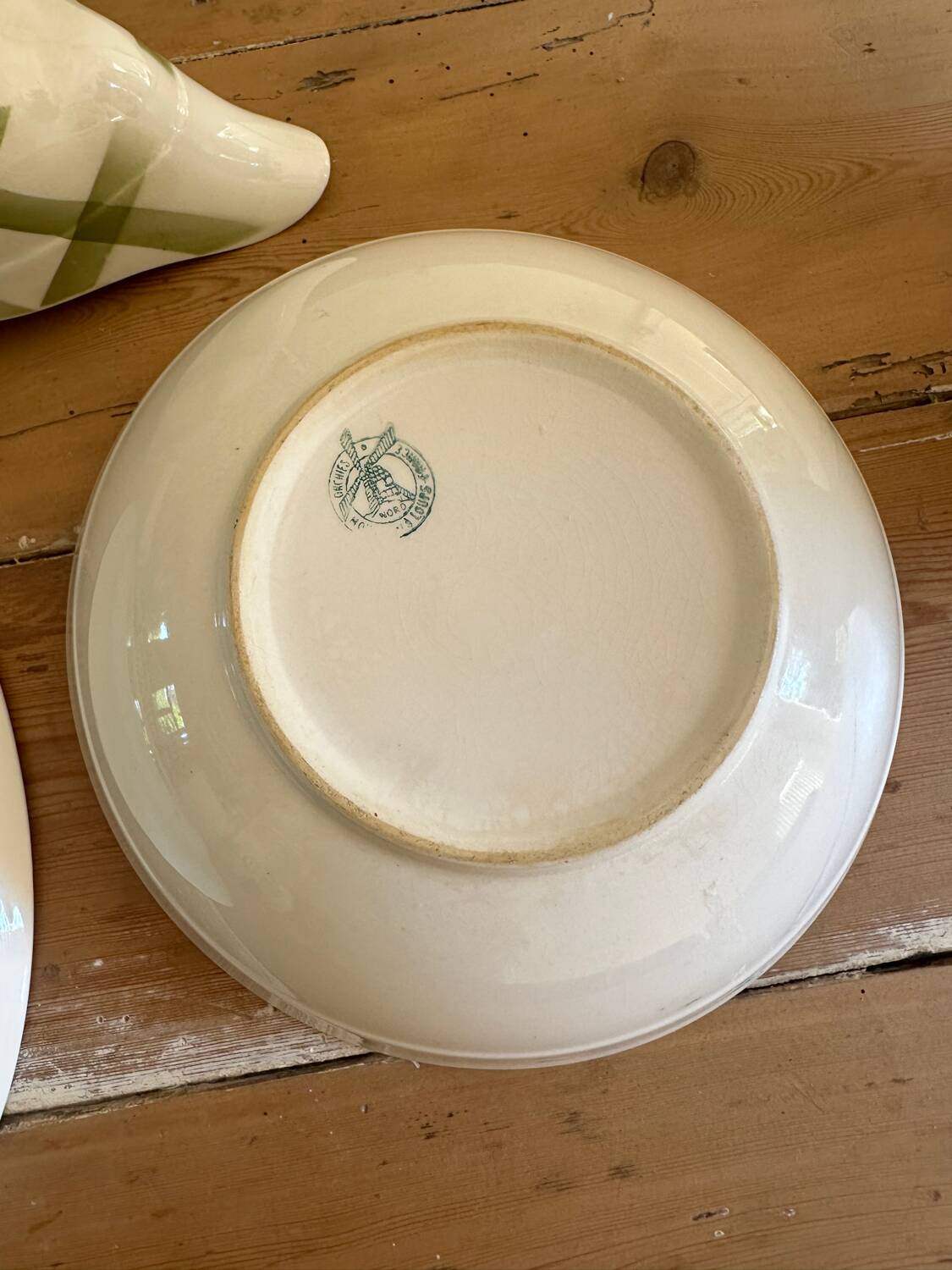 Set of dishes Moulin des loups