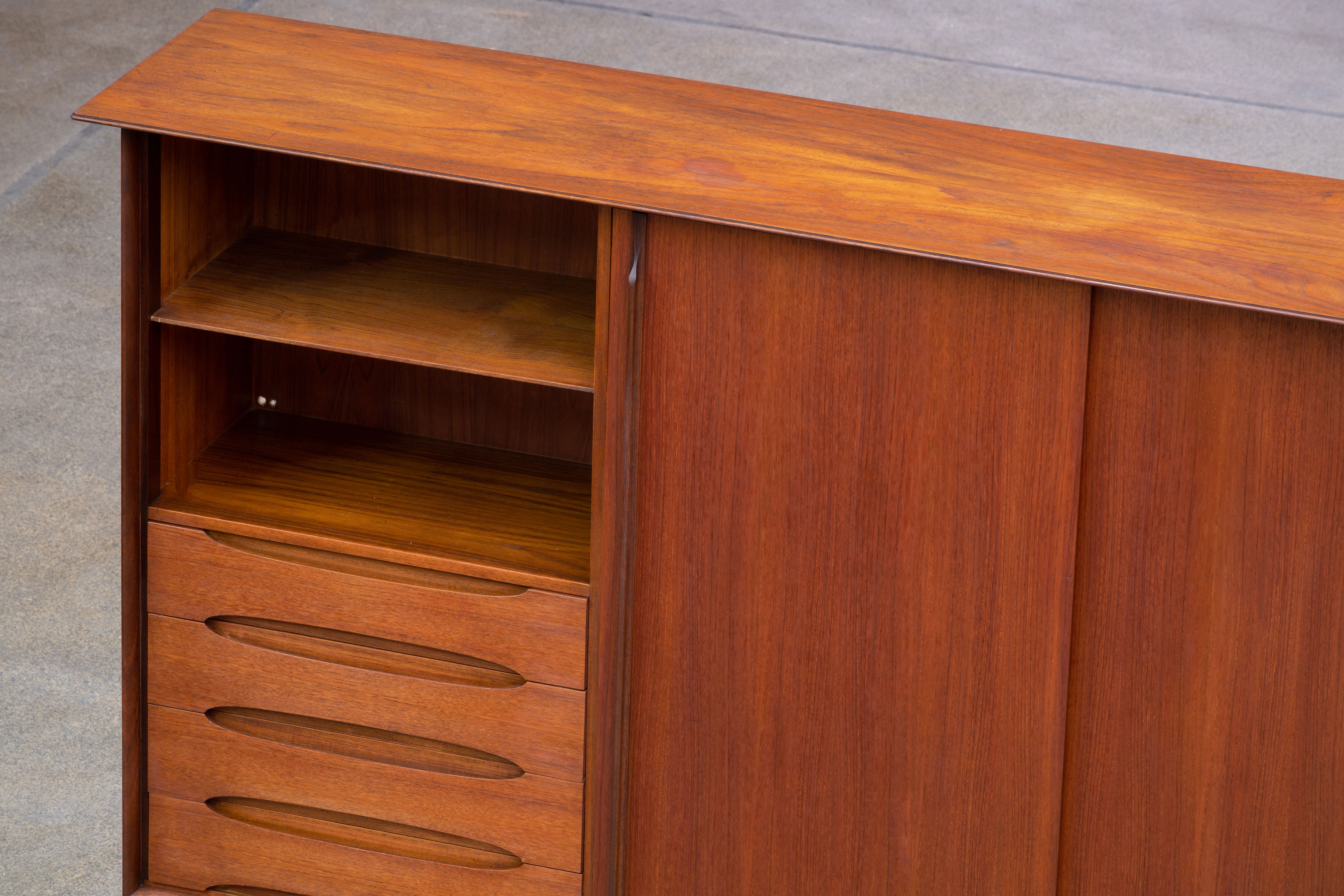 Vintage Scandinavian Enfilade – 260 cm