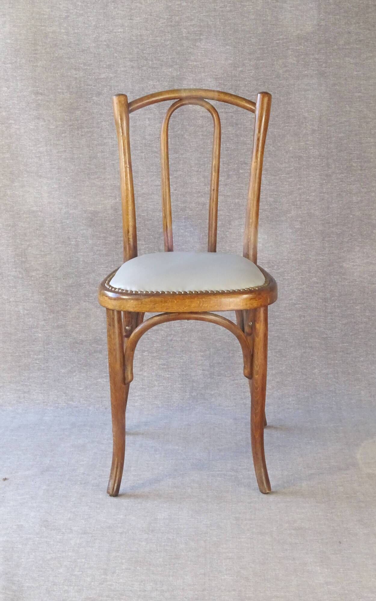 Chaise Baumann Bistrot N°56, vers 1925 assise cuir gris