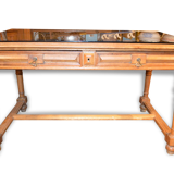Desk in Walnut