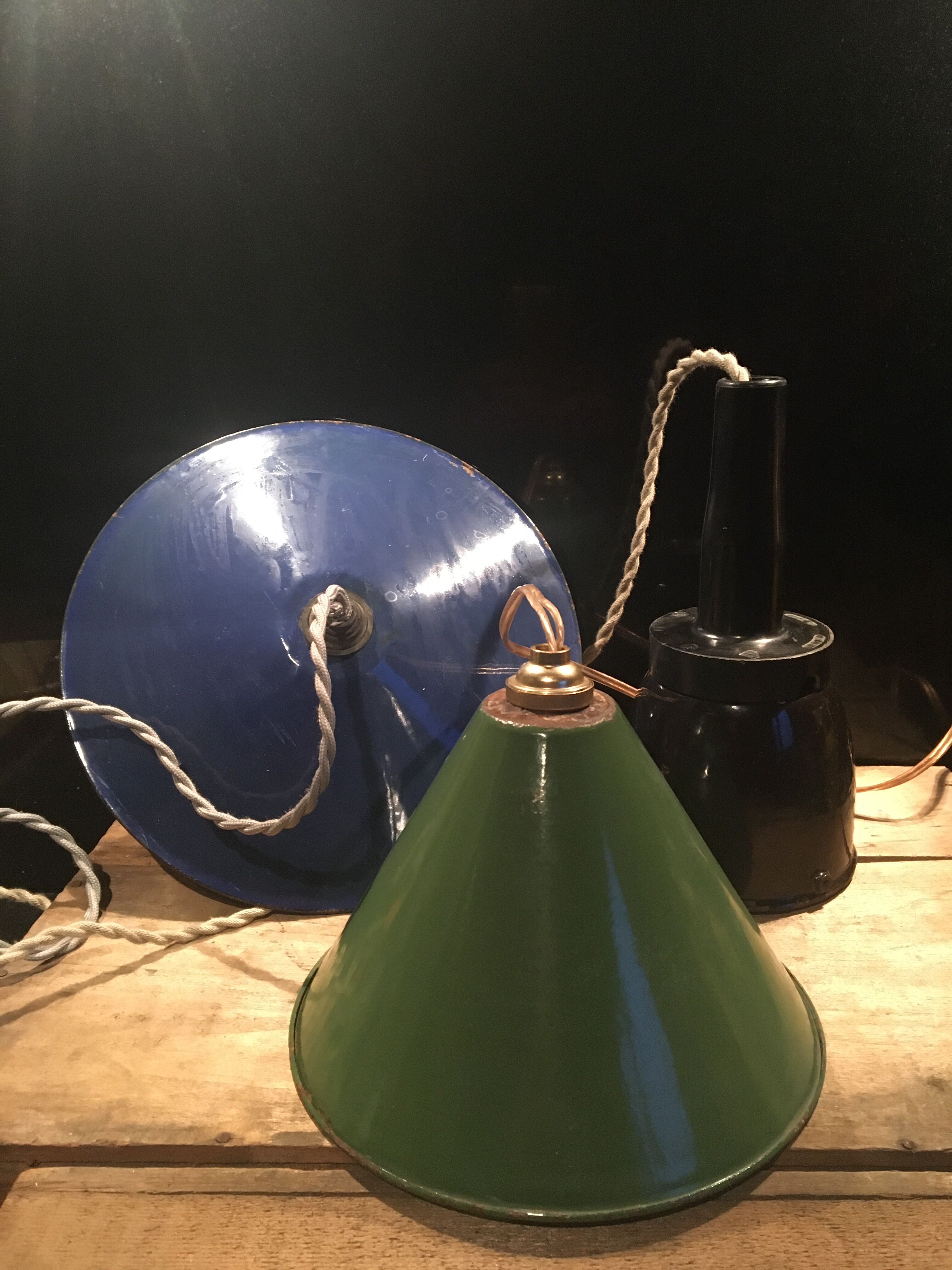 Enamelsheet pendant light