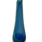 Vase en verre bleu
