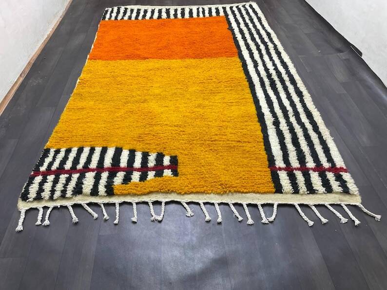 Traditional handmade Beni Ouarine rug 250cmx150cm