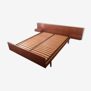 Teak bed