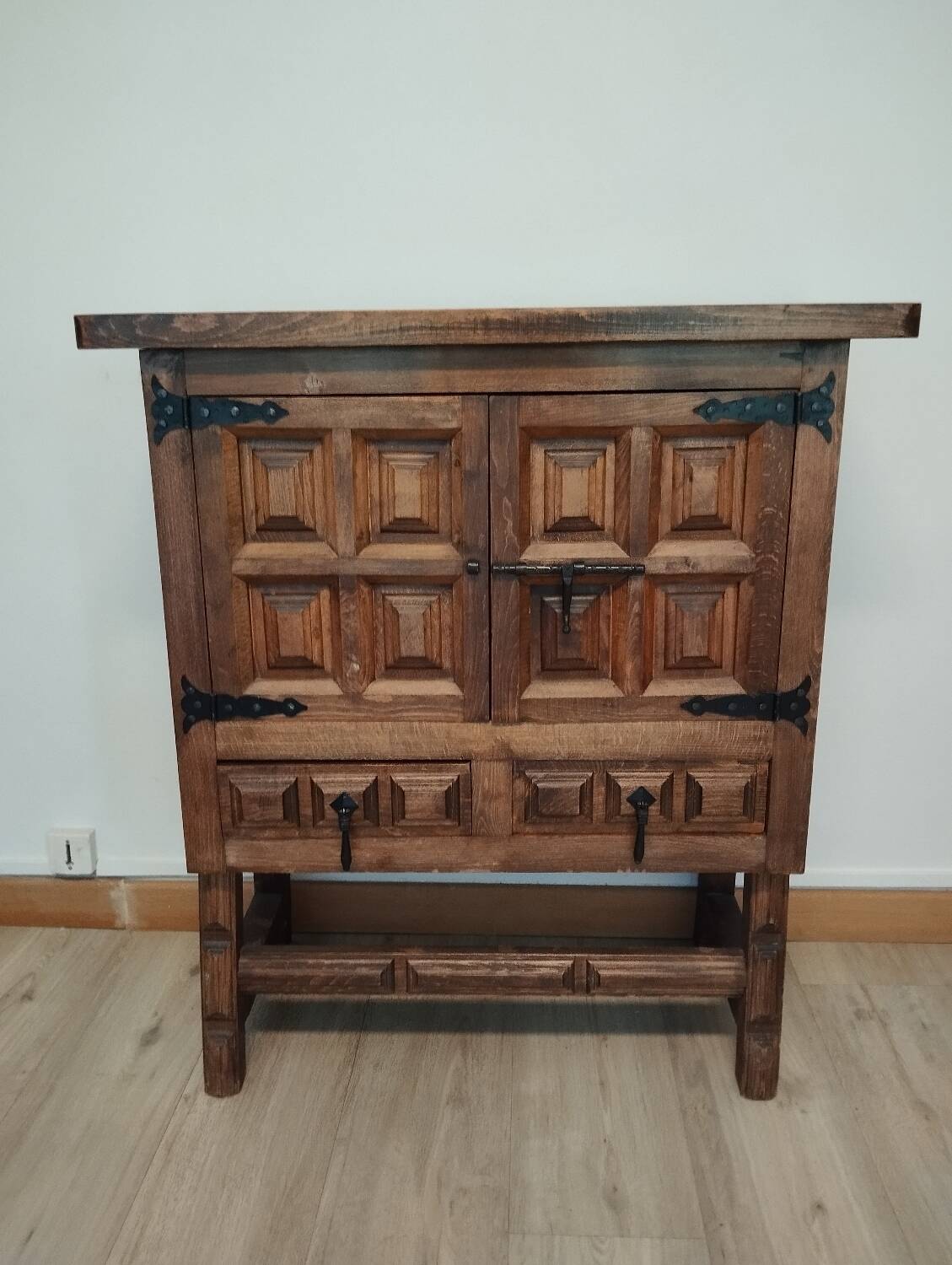 19th century Catalan furniture, baroque bar furniture