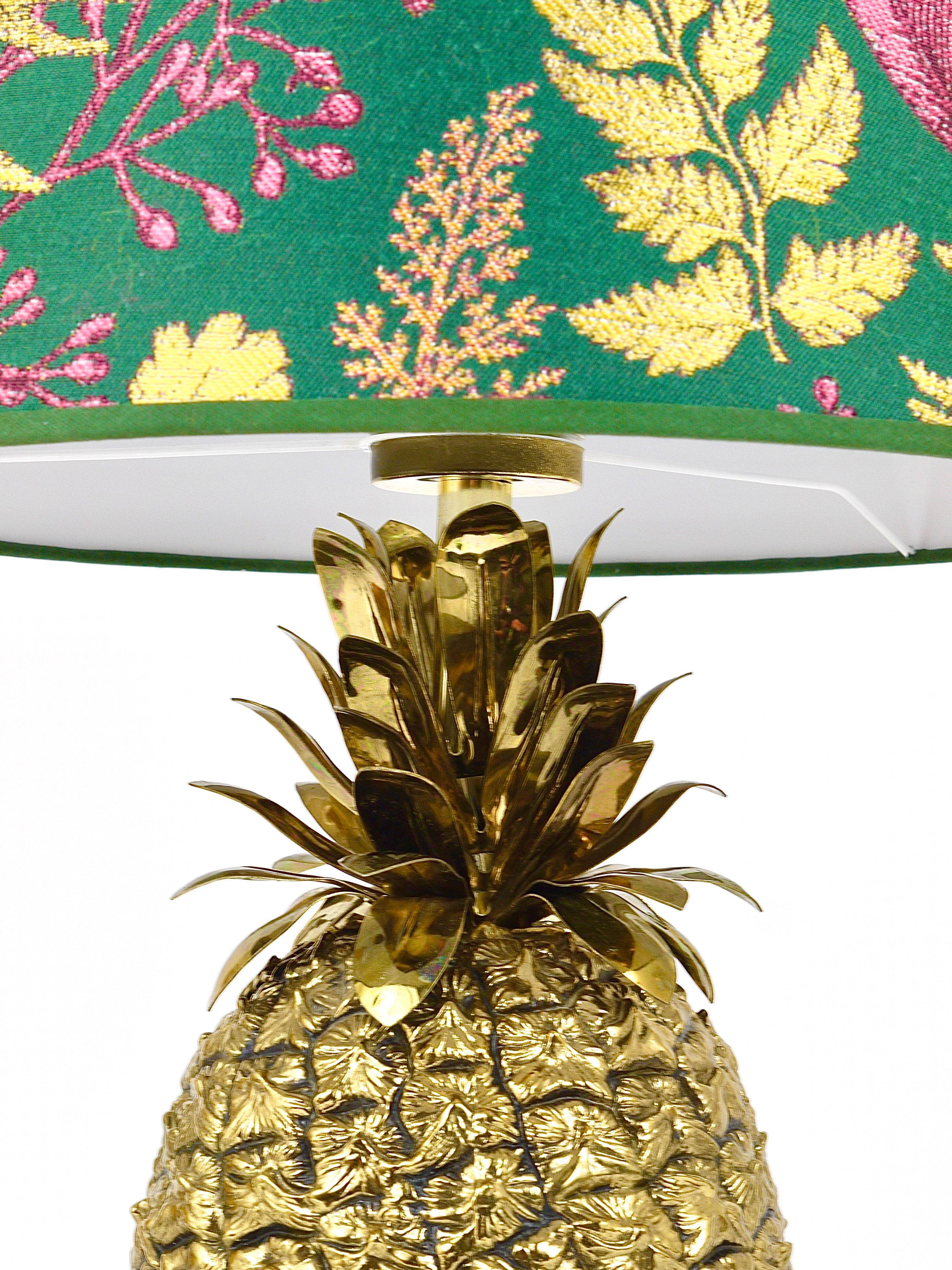 Hollywood Regency pineapple table lamp in brass by Mauro Manetti, Italy, 1970s.