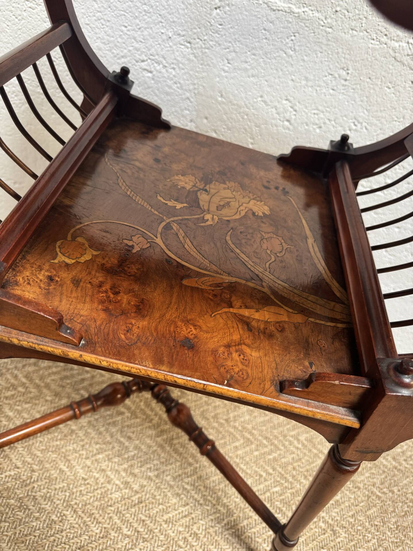 Table d’appoint / Lecture Style Esthétique Victorien, marqueterie 1880