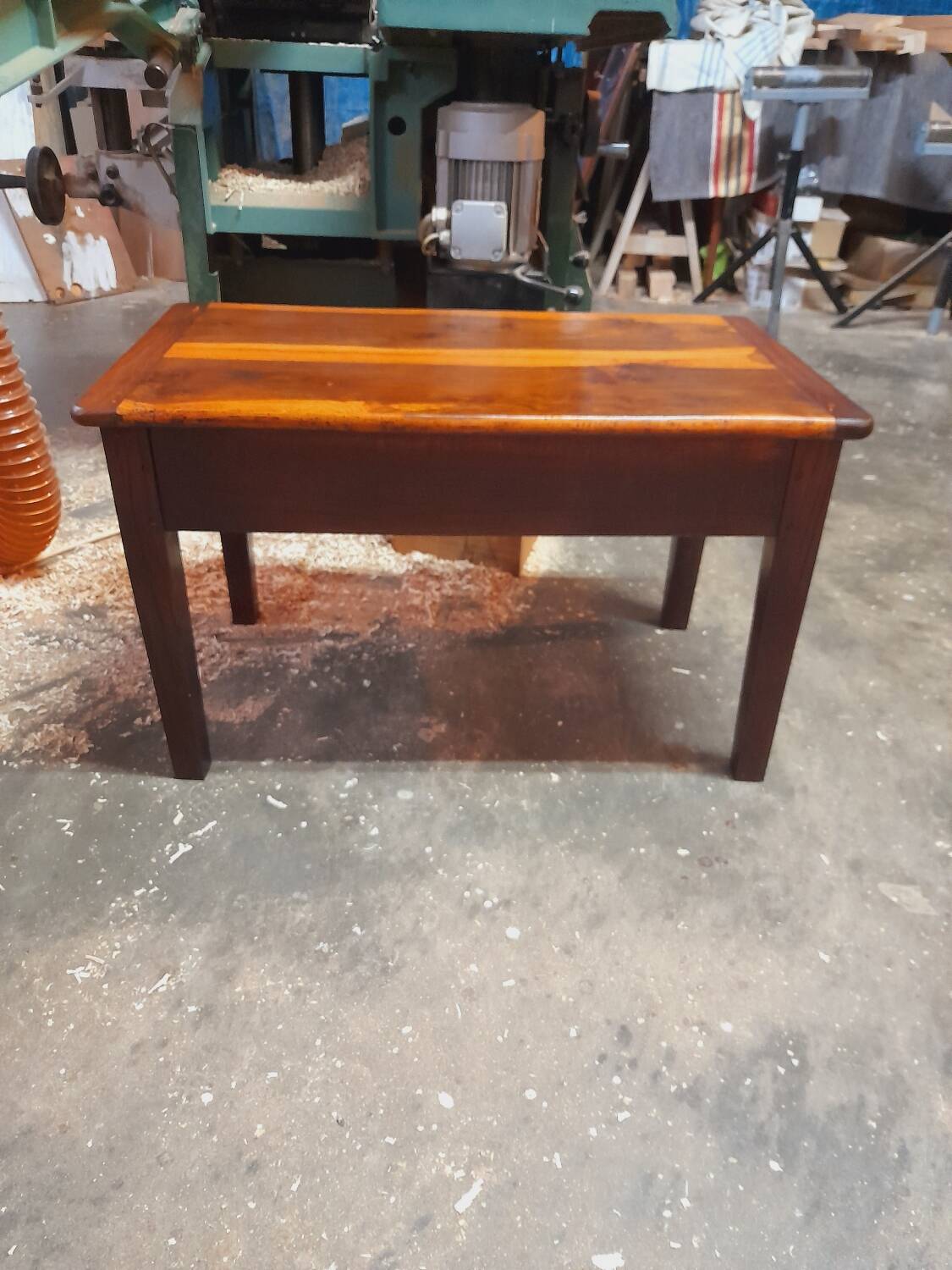 Rustic/vintage coffee table with 2 drawers