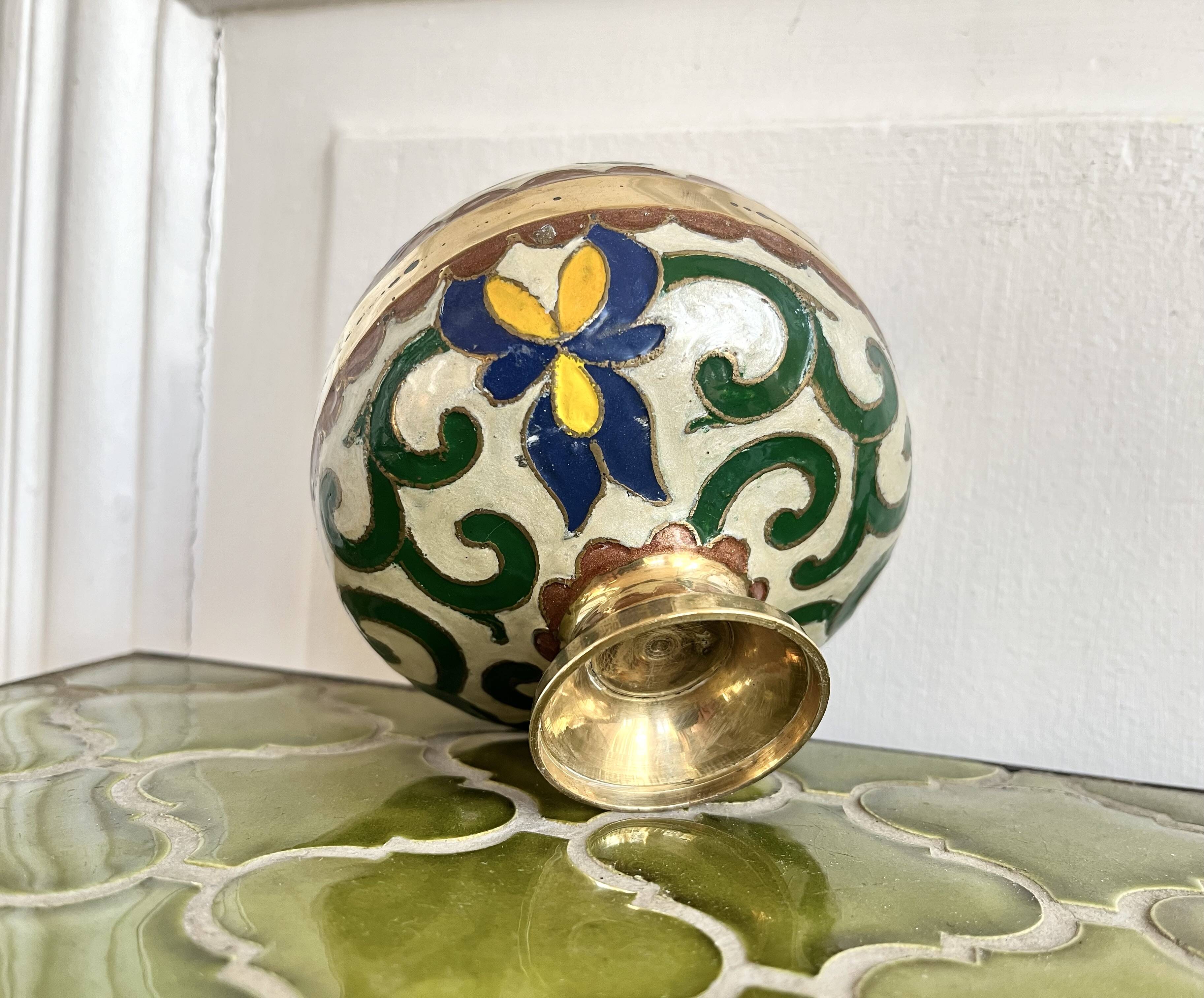 vase laiton émail cloisonné décor d'iris
