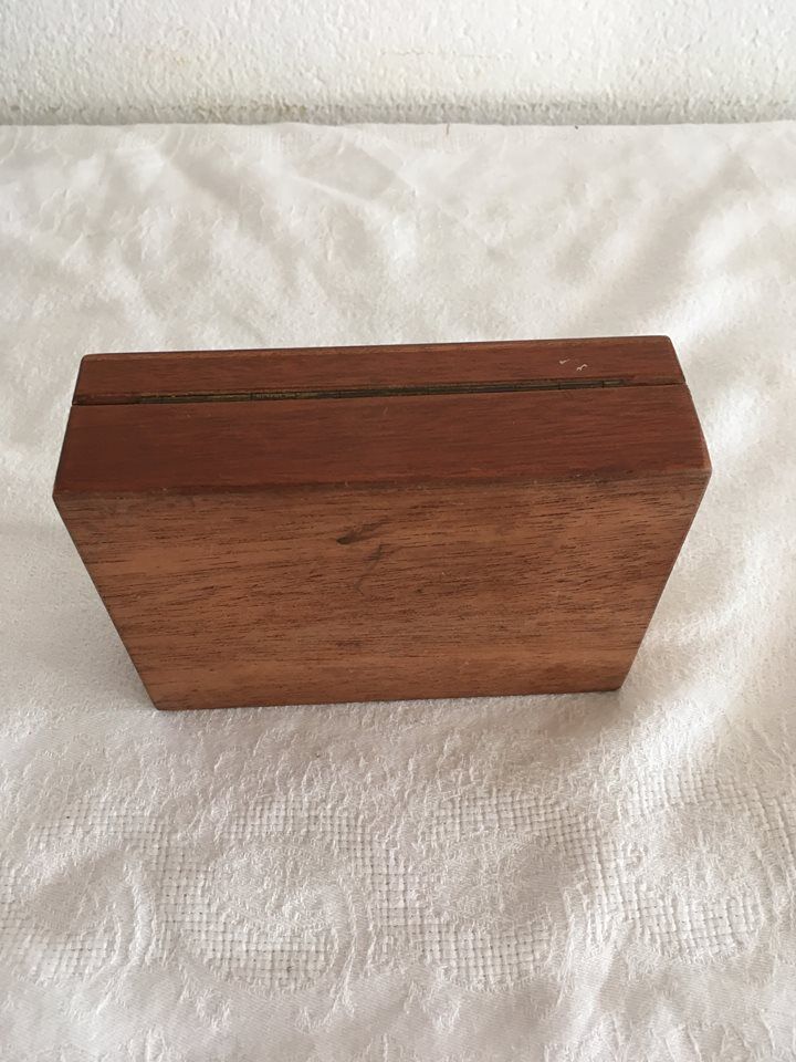 Cigar box or cigarettes in varnished wood