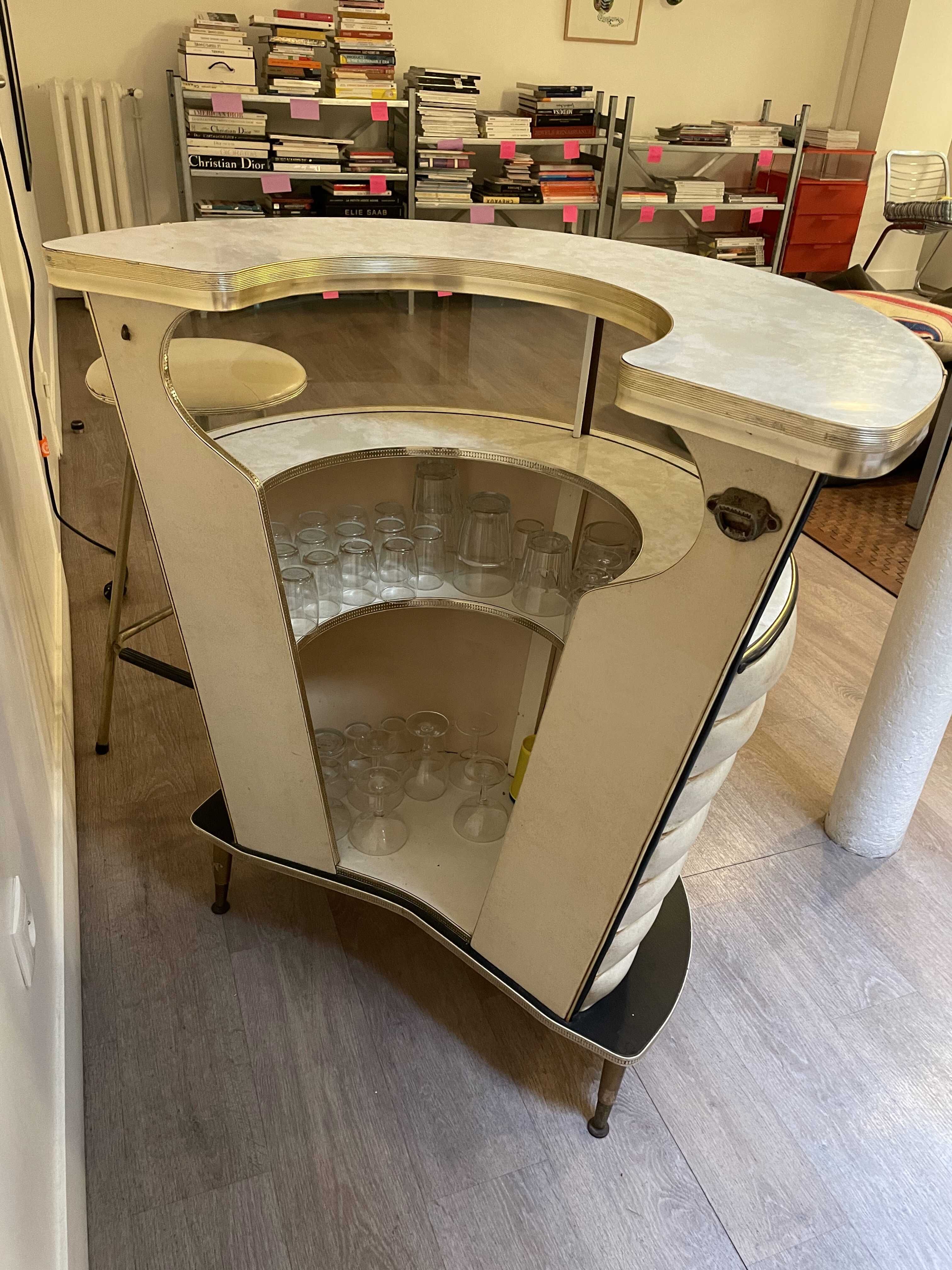 Bar 50s and its high chair in white skaï and formica cream