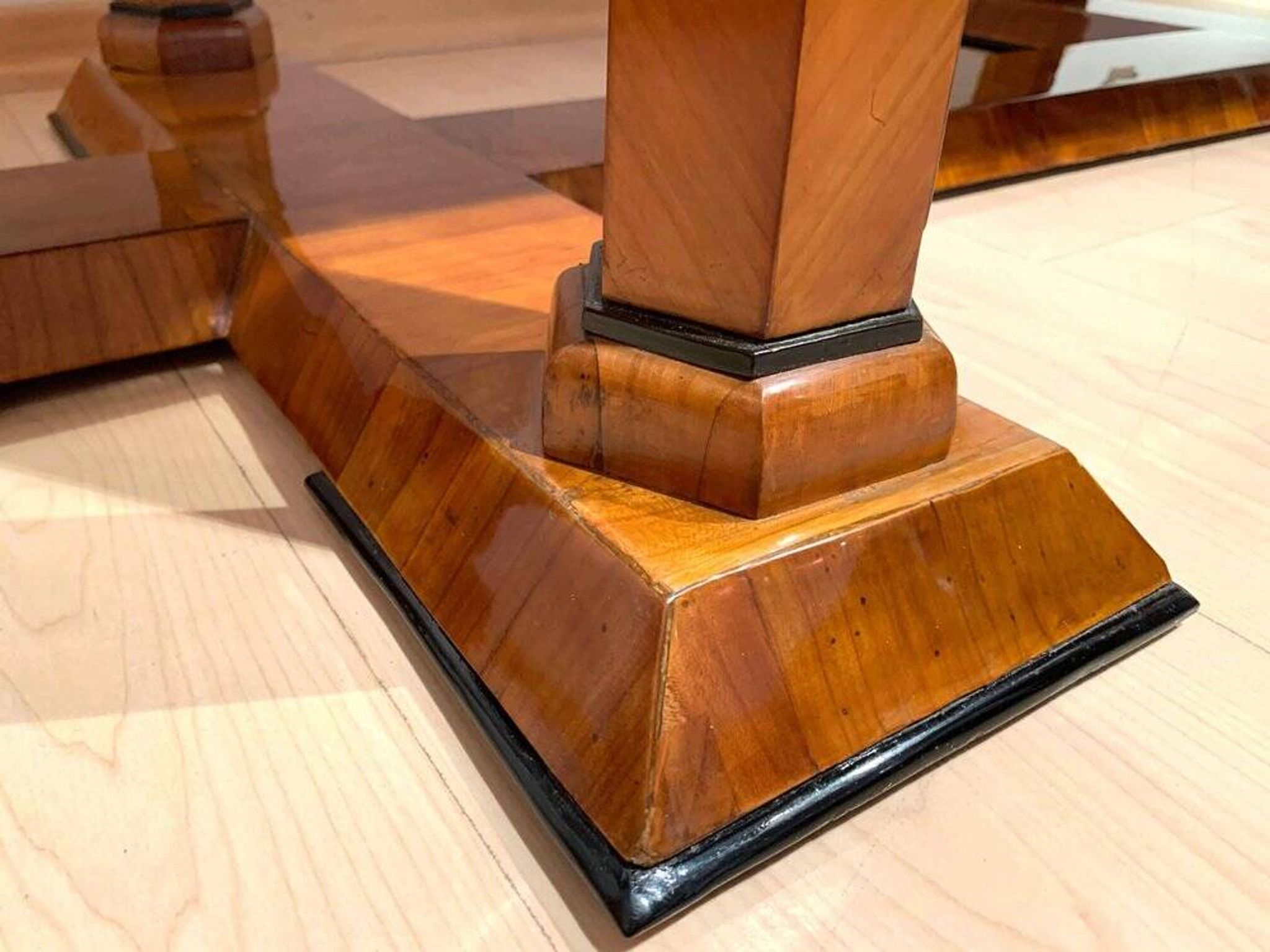 Biedermeier Desk in Cherry Veneer, Austria, 1830s