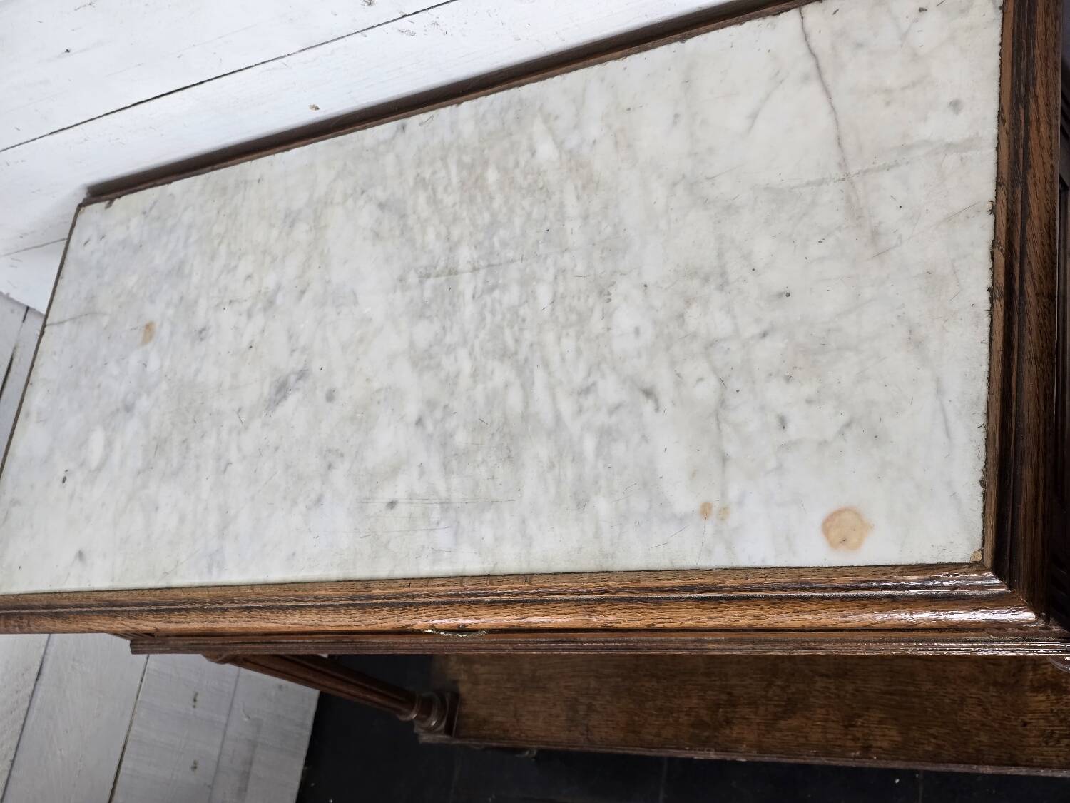 Oak bathroom cabinet with 1 drawer and marble top