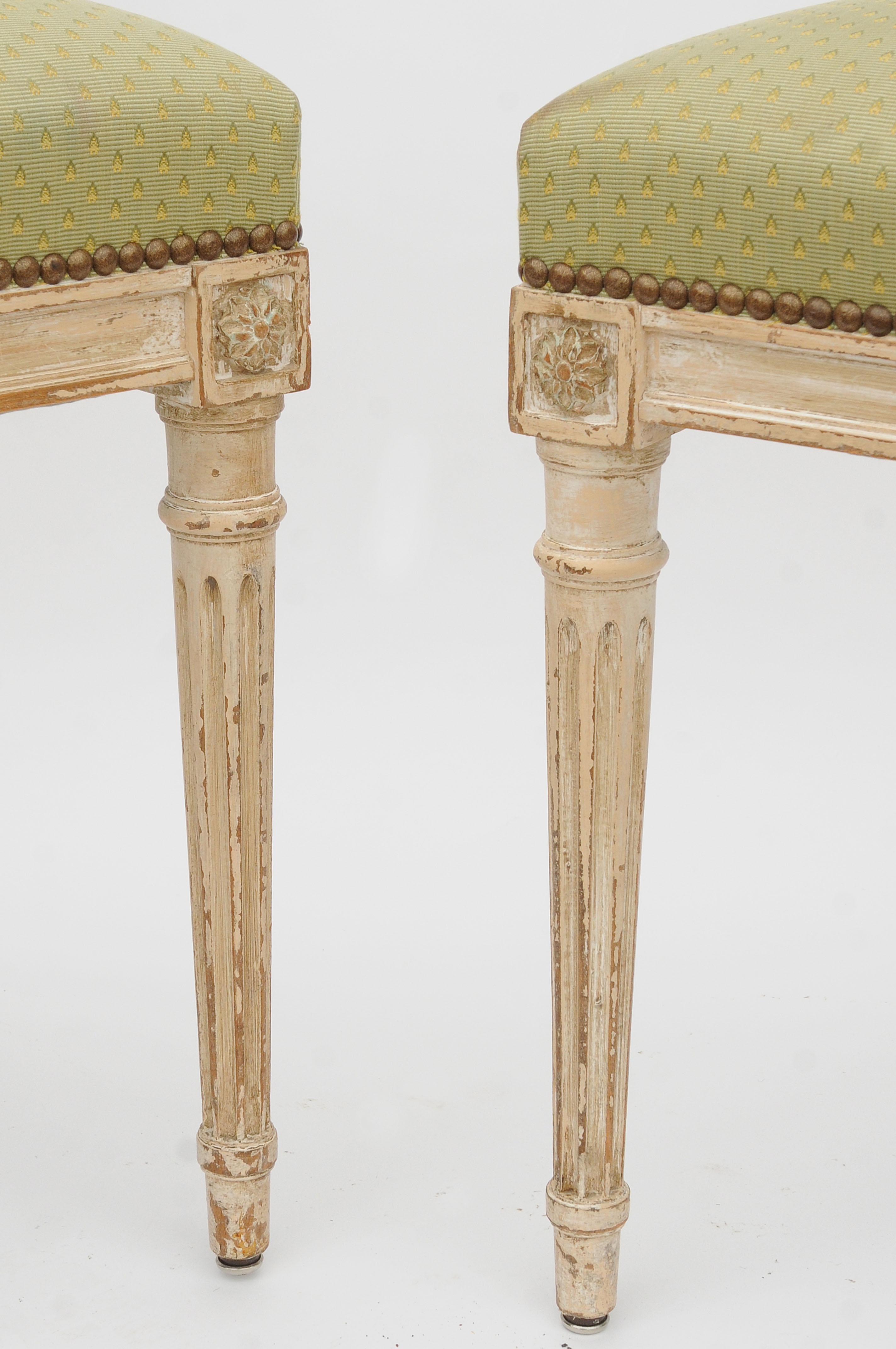 Série de 4 chaises à dossier lyre