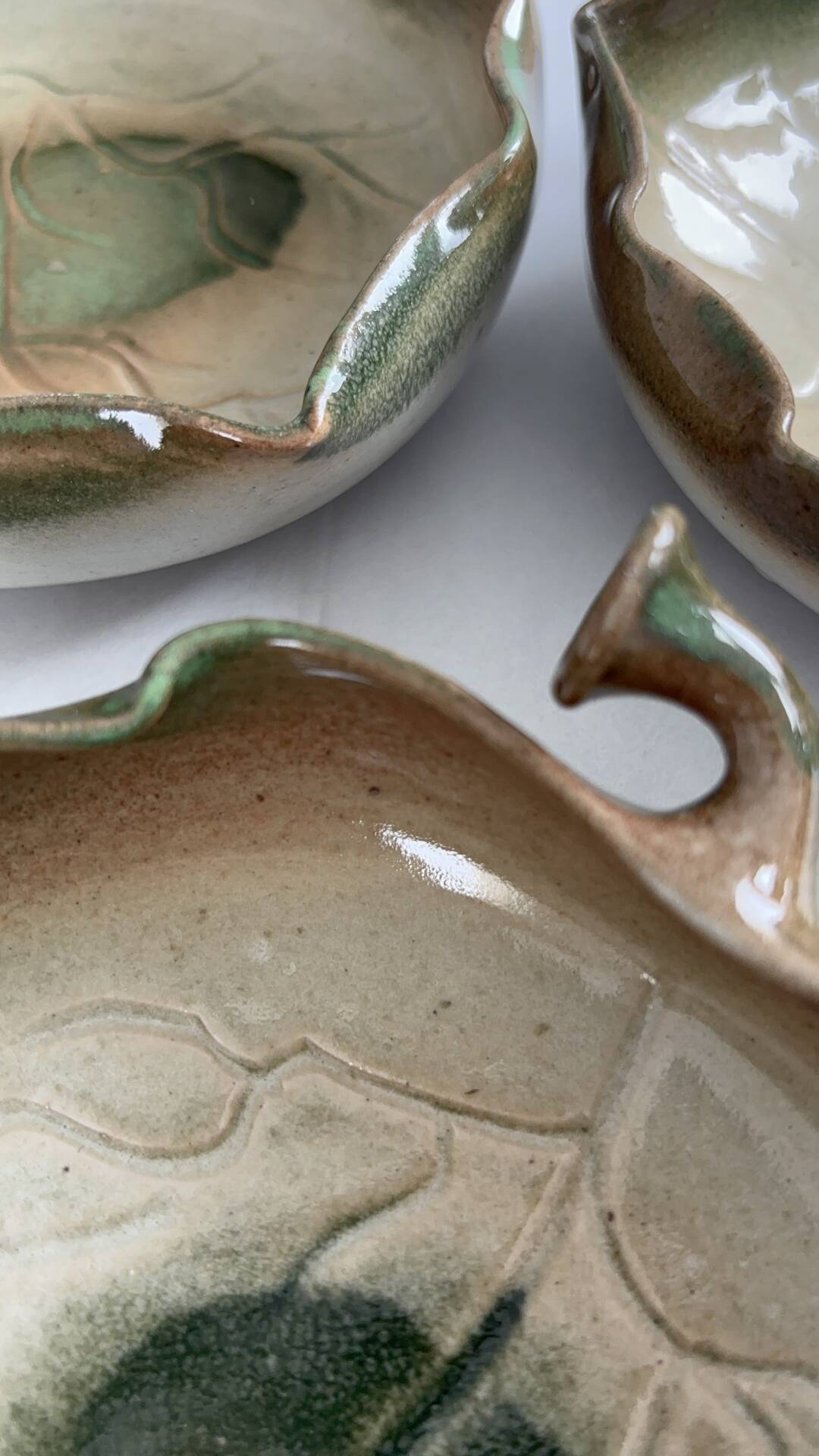 Set of 3 vintage ceramic leaf-shaped dishes, catchalls.