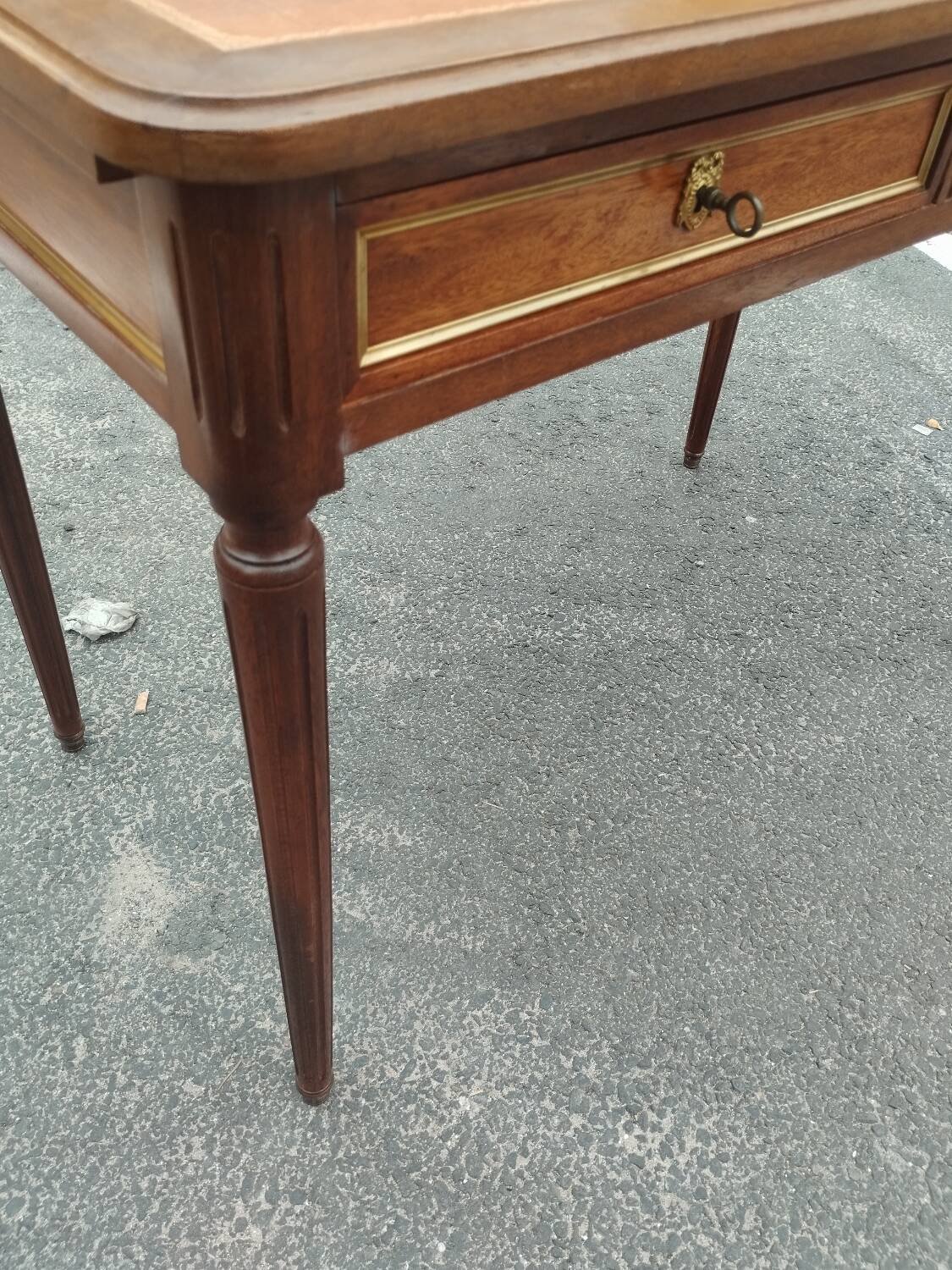 Beau bureau plat ancien style louis xvi