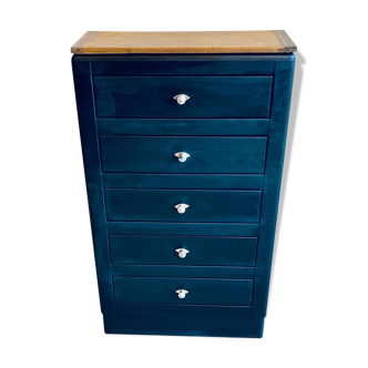 Metal dresser