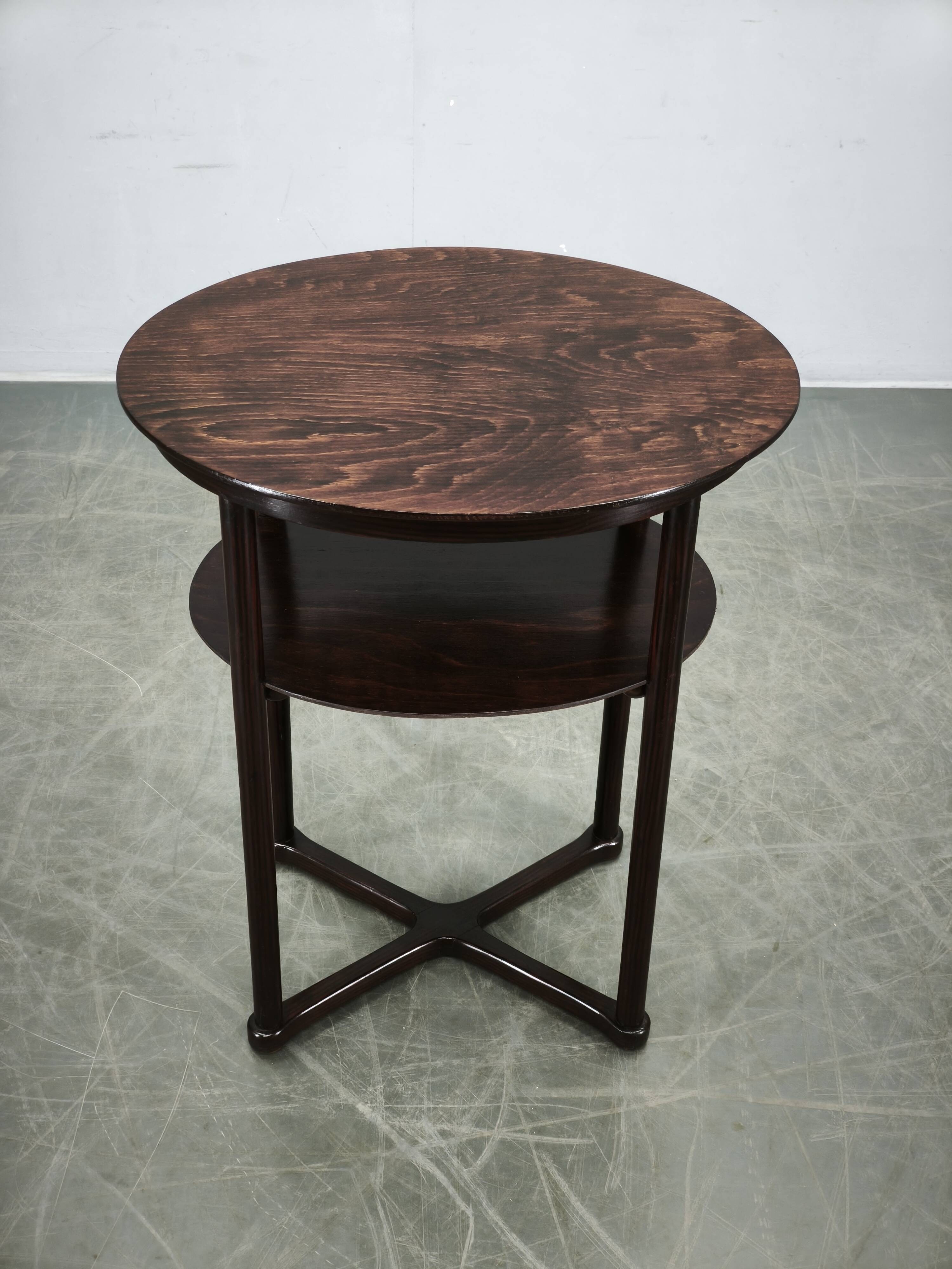 Table ovale de Josef Hoffmann pour Jacob & Josef Kohn, Vienne, vers 1900