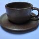 5 Tasses avec soucoupes en grès