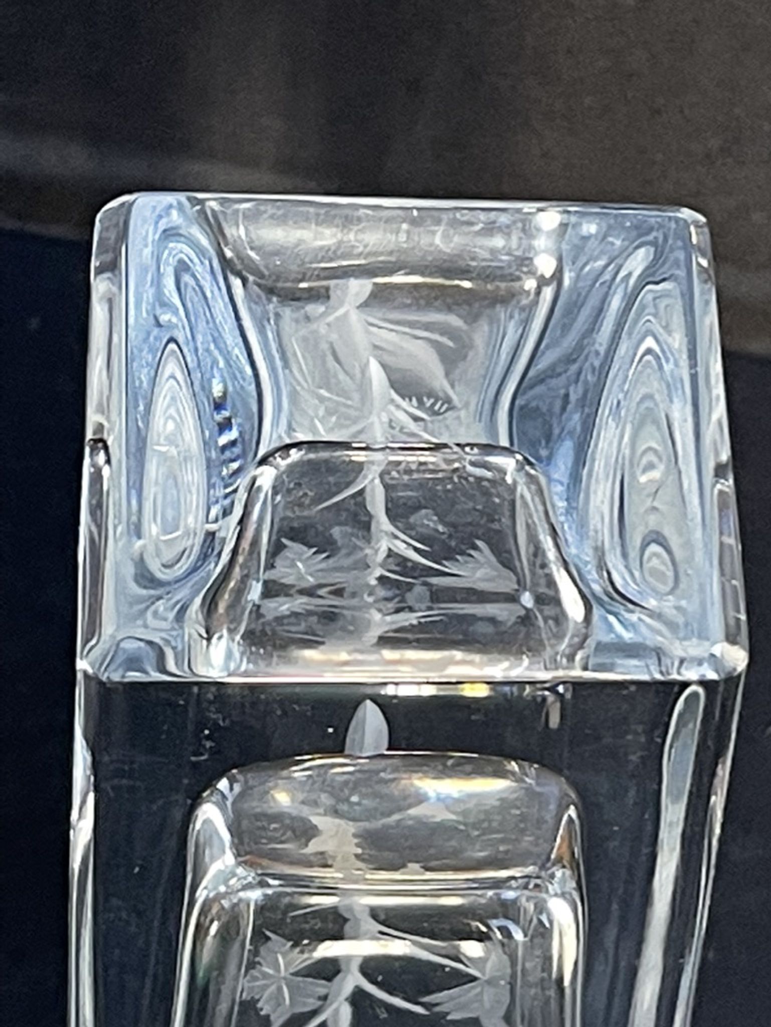 Cristallerie de Vannes le Châtel - Vannes Cristal France - Square vase - Cut crystal
