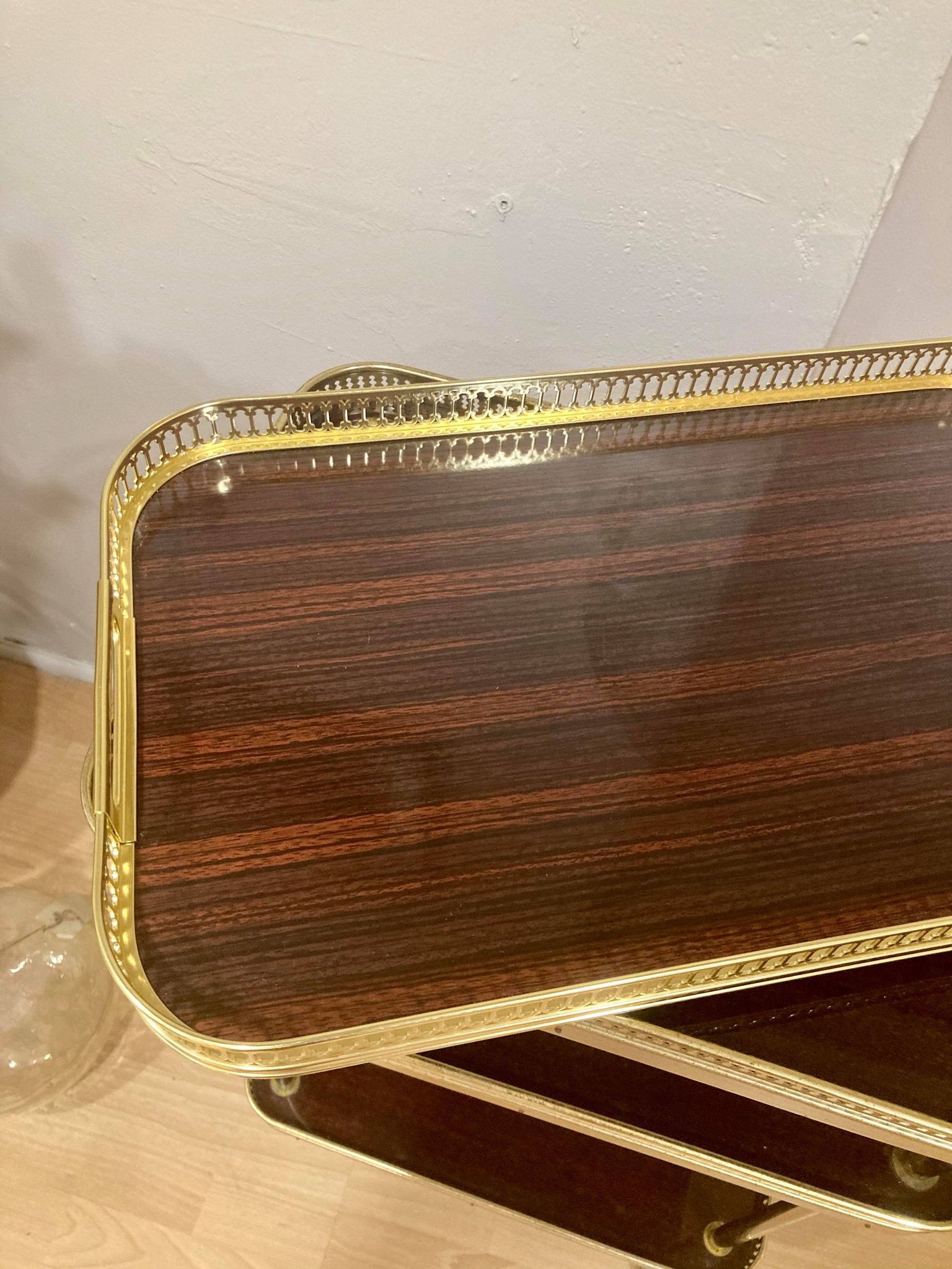 Rolling service in wood and brass