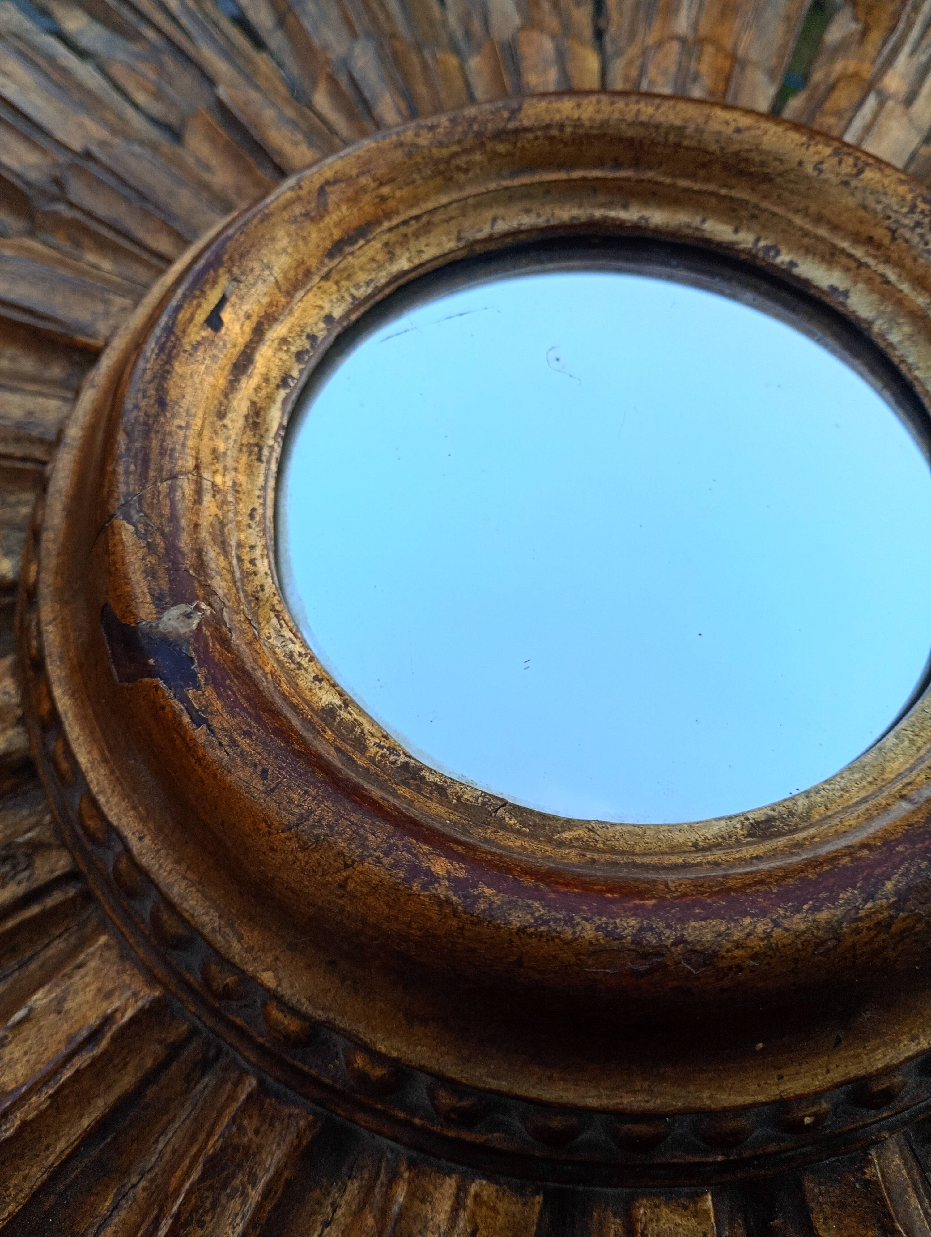 Grand miroir soleil des Pays-Bas en bois sculpté doré – années 60 m
