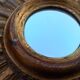 Grand miroir soleil des Pays-Bas en bois sculpté doré – années 60 m