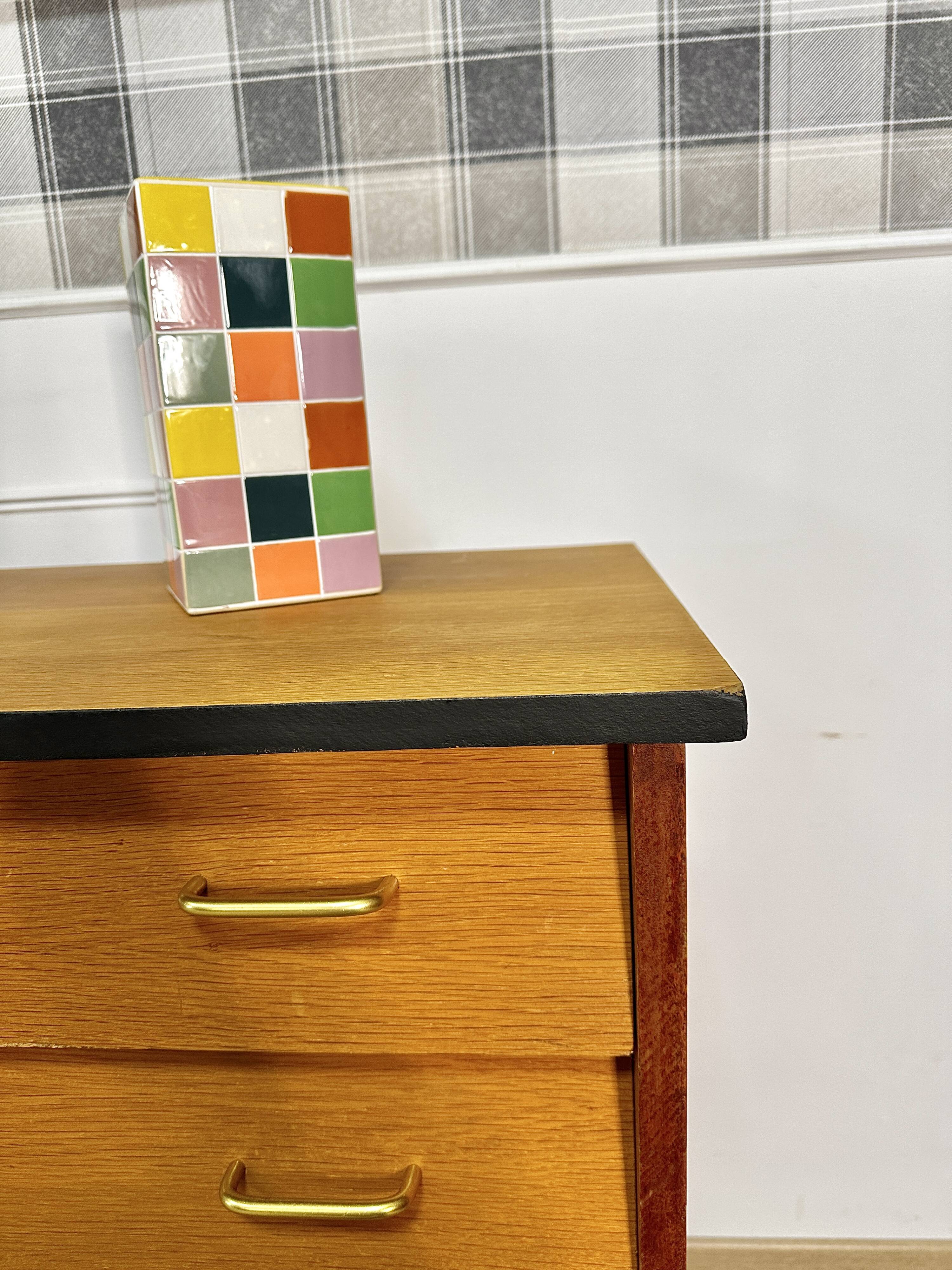 Vintage chest of drawers