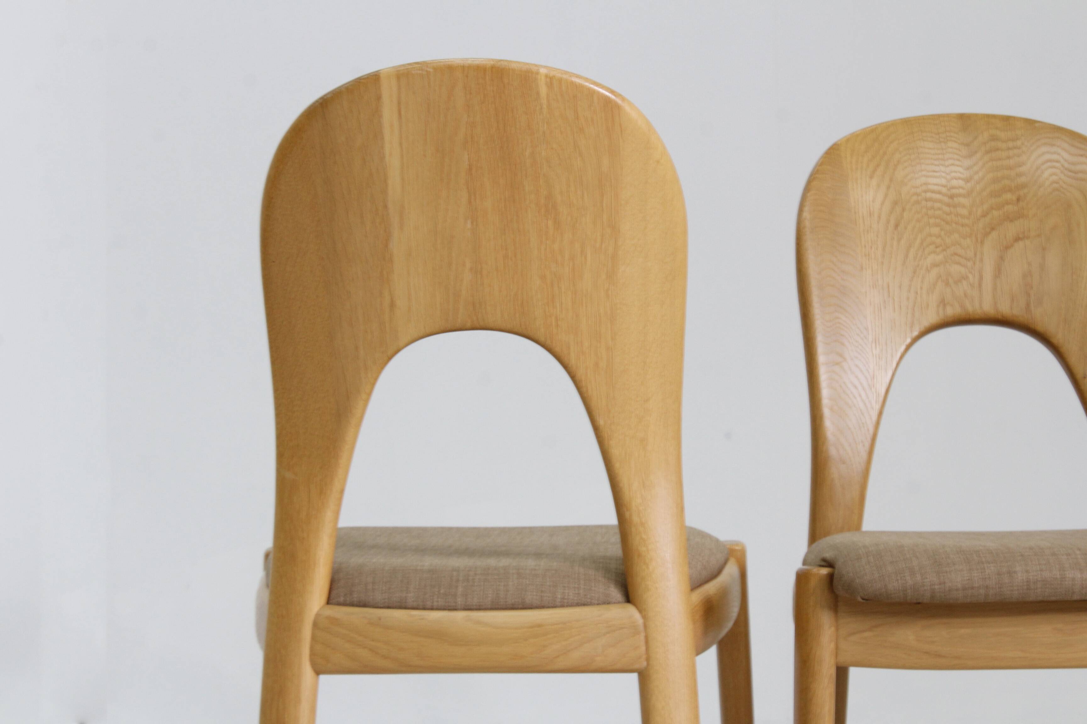 Chaises de salle à manger vintage danoises par Niels Koefoed en chêne massif, 1960s, Set de 4