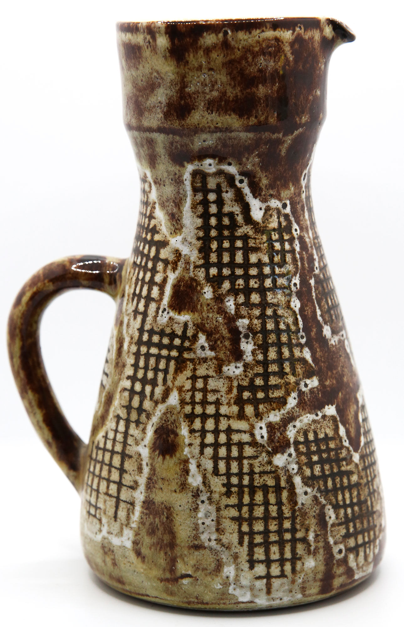 Brutalist pitcher of the Atelier du Vieux Moulin in enamelled earth of Vallauris