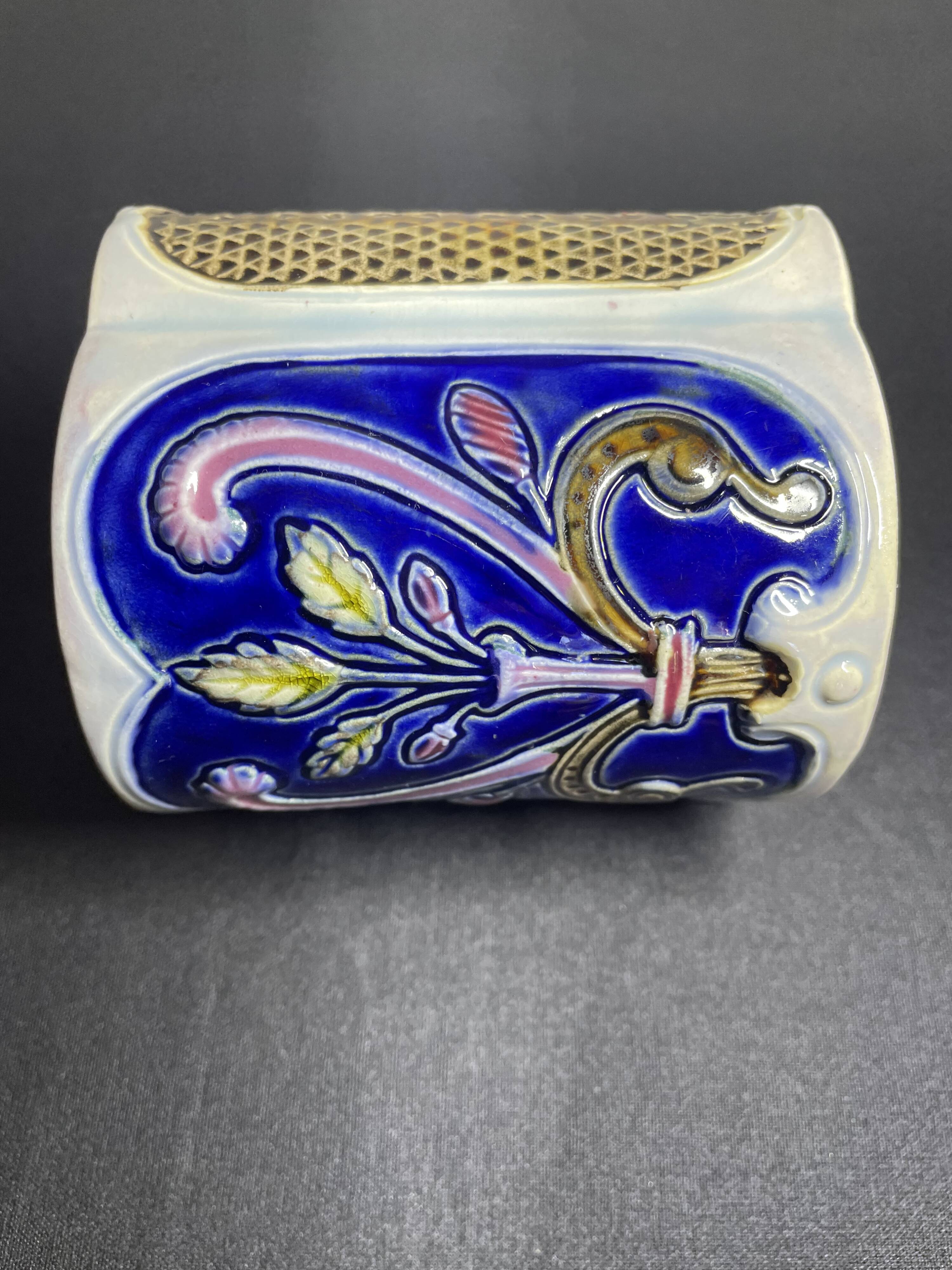 Pot barbotine De Bruyn Fives-Lille