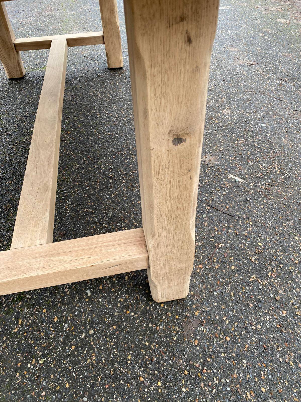 Table à manger de ferme rénovée en chêne brut du XXème 180cm avec tiroir