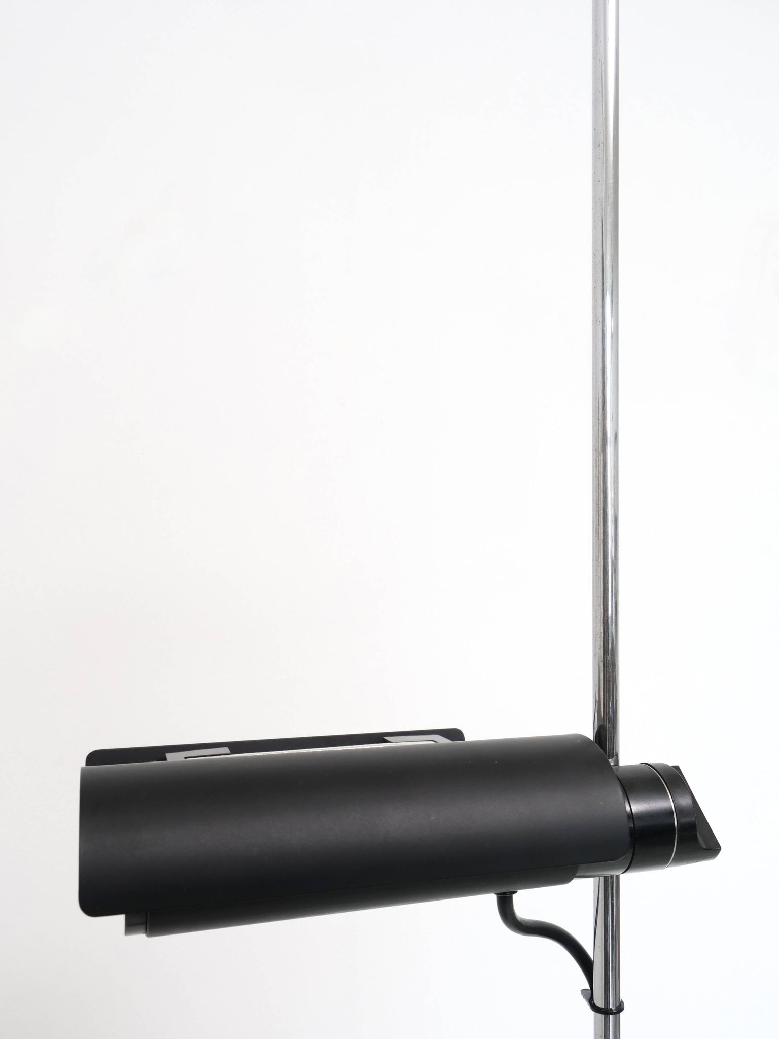 Lampadaire Oluce modèle DIM 333 de Vico Magistretti