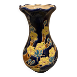 Small vase with floral patterns in the style of Longwy.