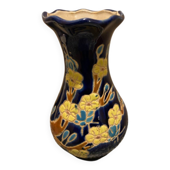 Small vase with floral patterns in the style of Longwy.