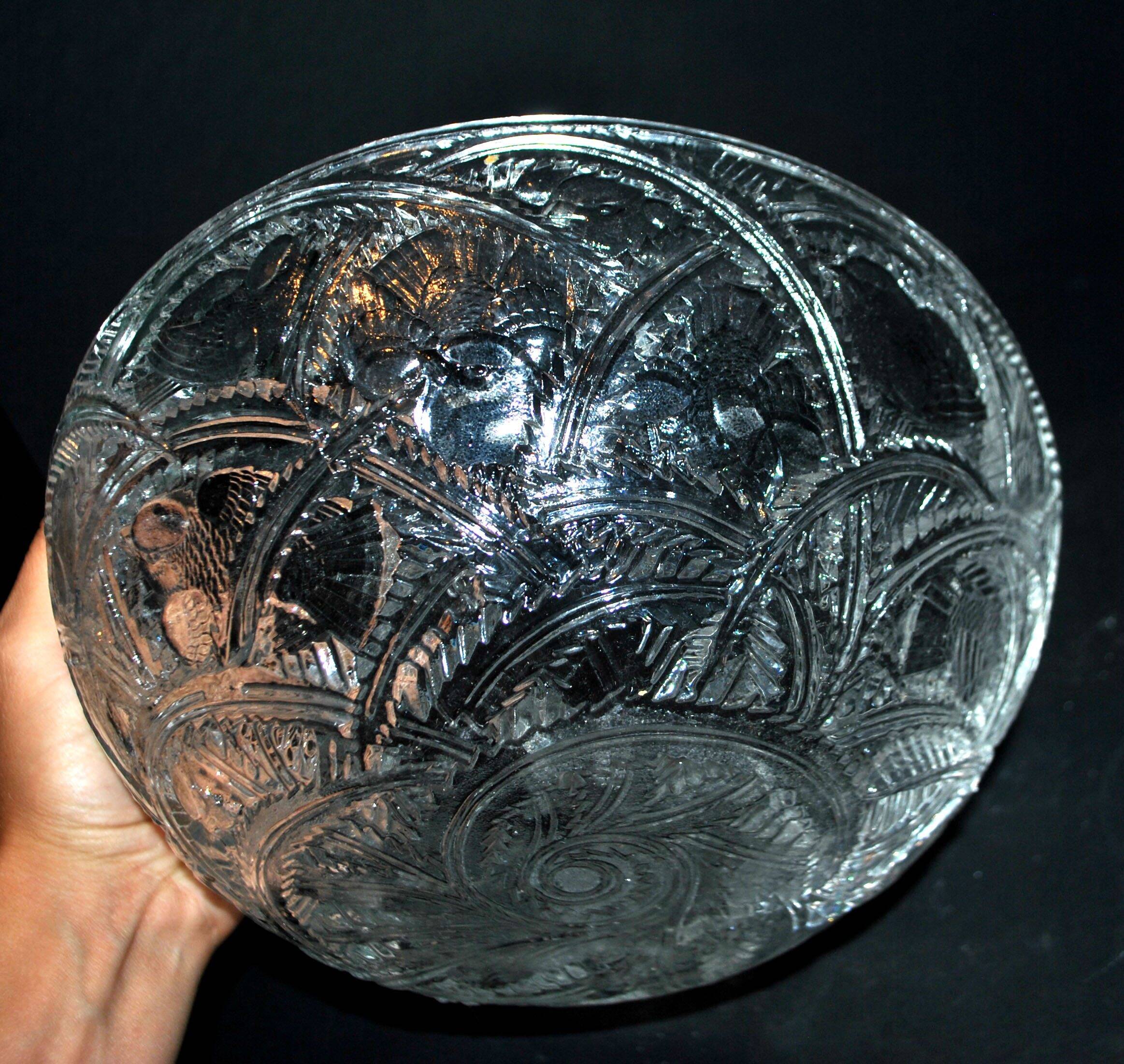 René Lalique art deco bowl with a frieze of birds, Pinsons model, 1933 – crack