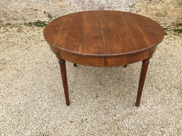 Table de style louis xvi à bandeau en merisier