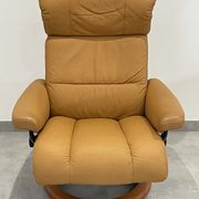 Ekornes chaise longue armchair in Norwegian Scandinavian leather, Chamois