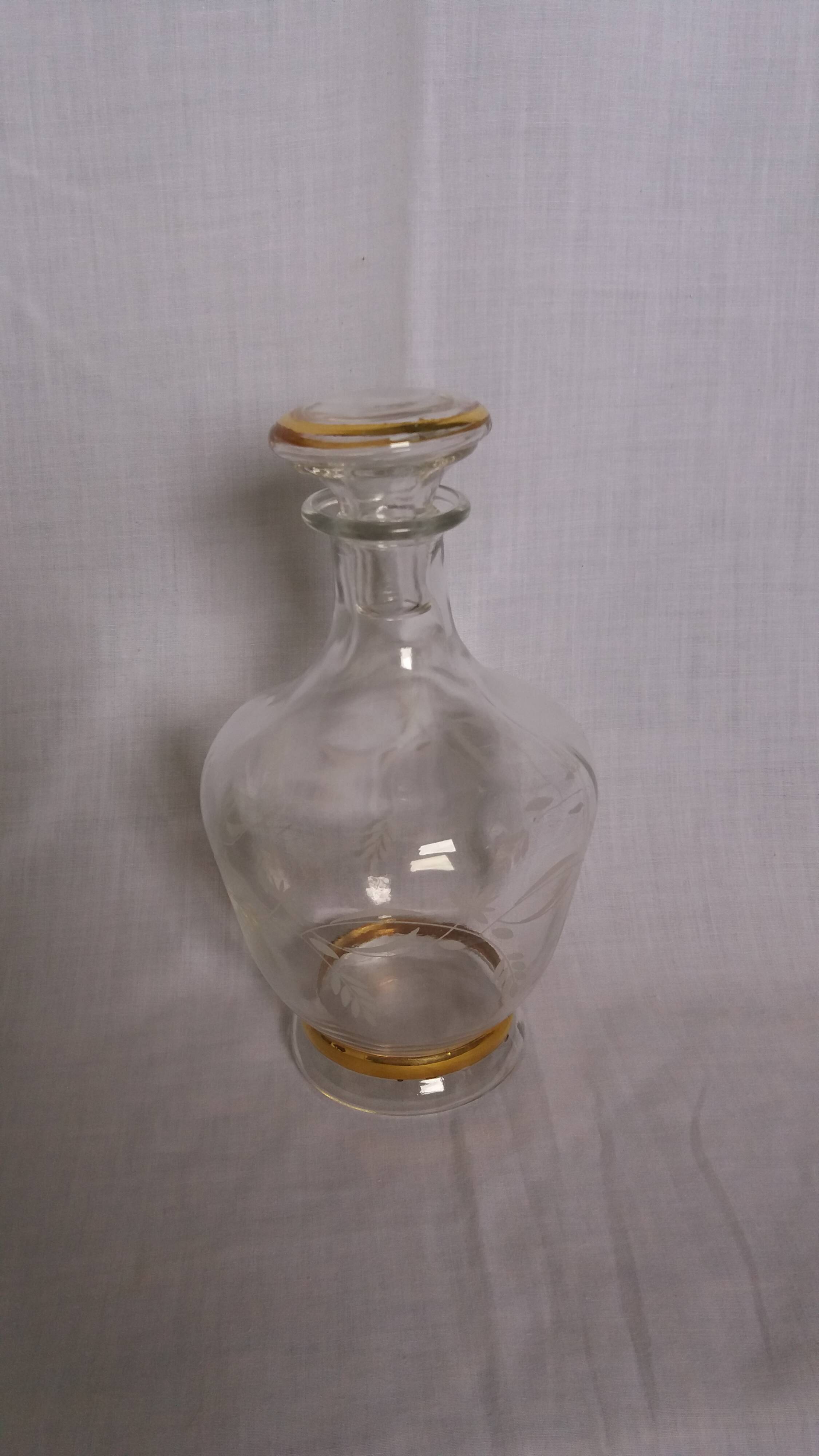 Carafe à liqueur avec bouchon, décor fleurs et dorures
