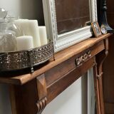 Fireplace mantle