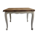 Shabby table with extension cords