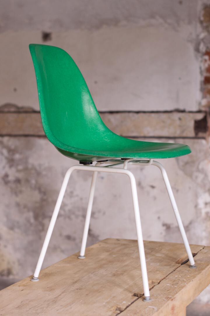 DSX-H green base chair by Charles and Ray Eames Herman Miller, 1960'