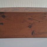 Courier holder in cedar