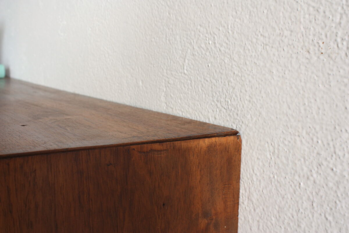 3-door low-door furniture