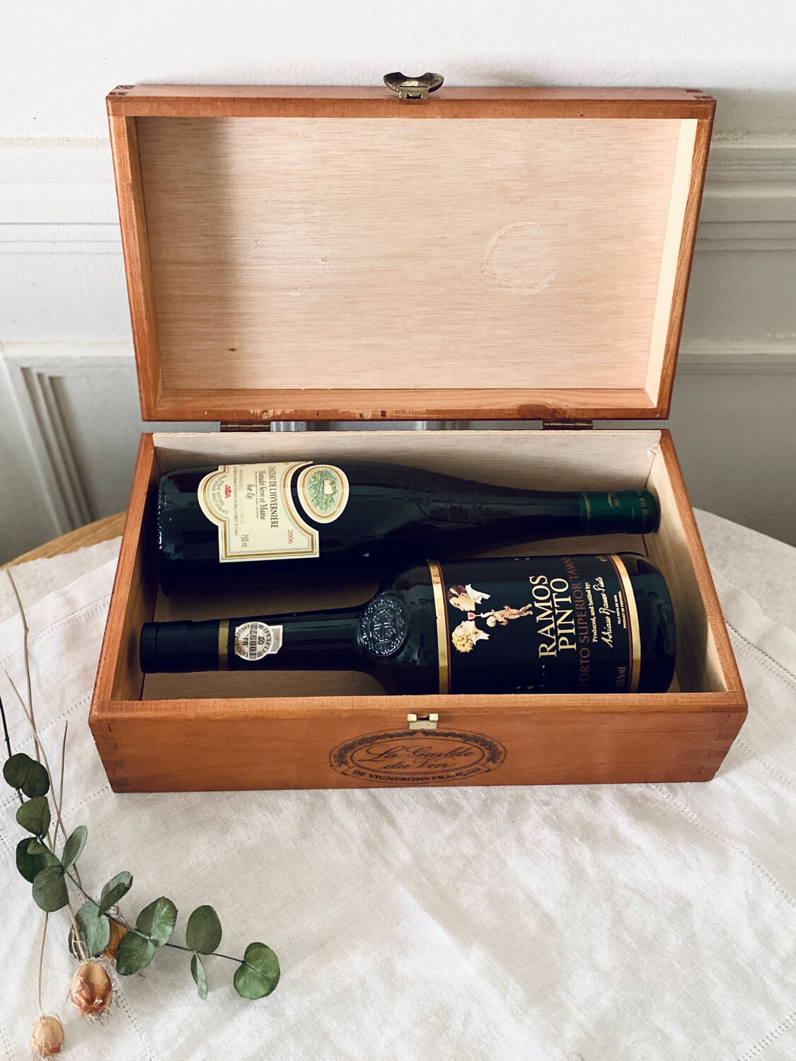 Wine crate wooden box with lid