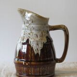 Very pretty wine pitcher in very good condition