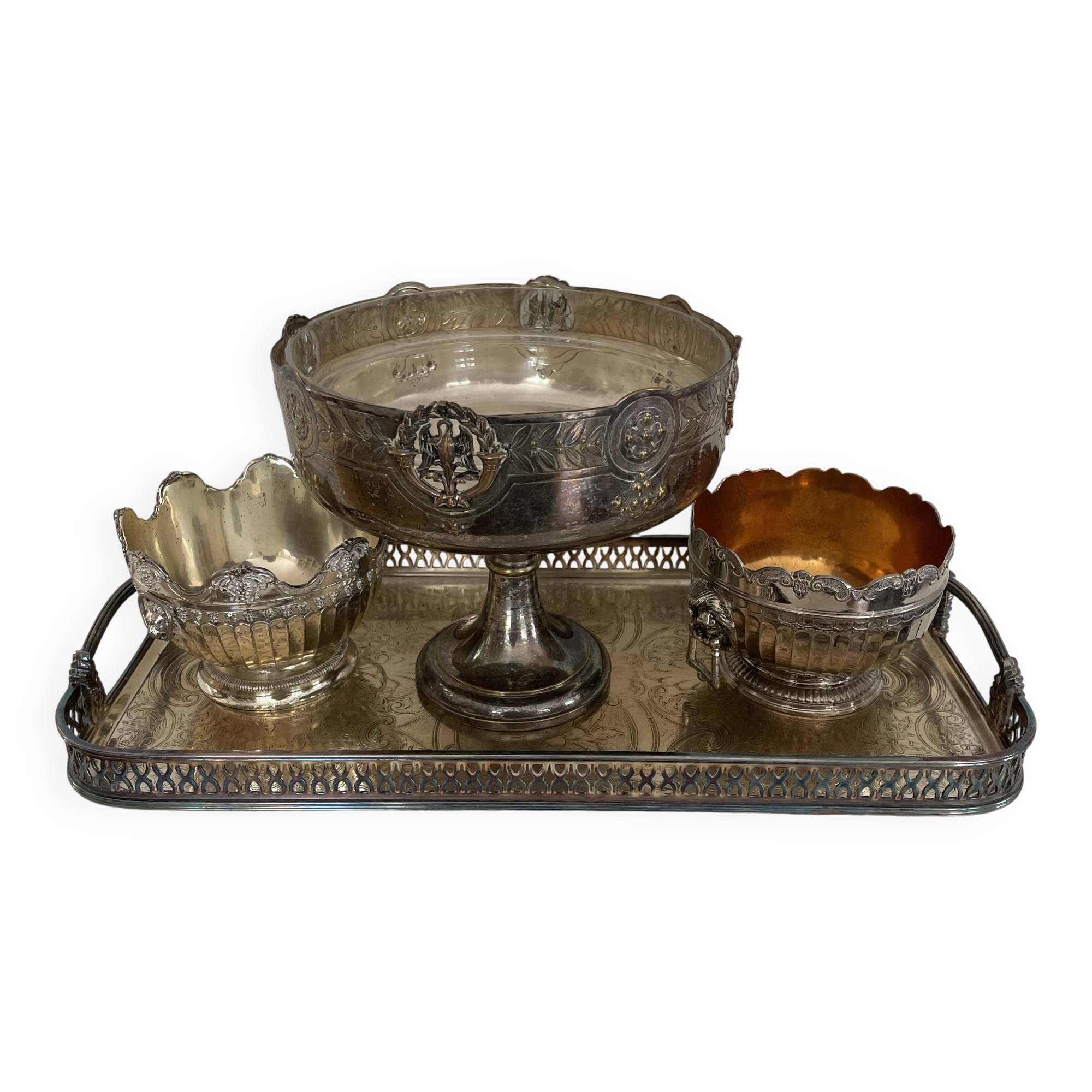 set of 3 silver metal chisel bowls with their tray