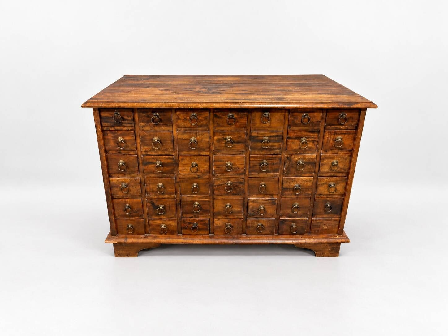 Cabinet de tiroirs de pharmacie apothicaire vintage
